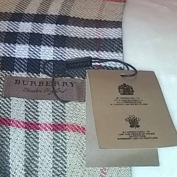 Burberry Fringe Scarf w/ Wristlet & Eyeglass Case - Picture 13 of 17
